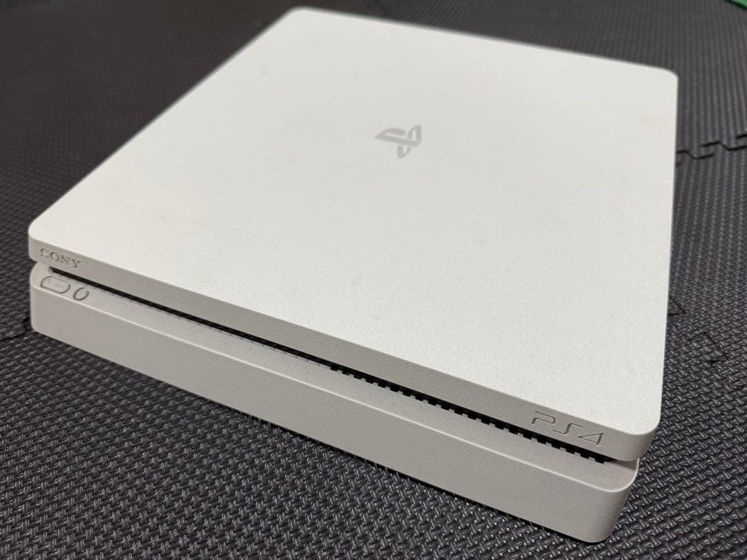 PlayStation®4 グレイシャー・ホワイト 500GB