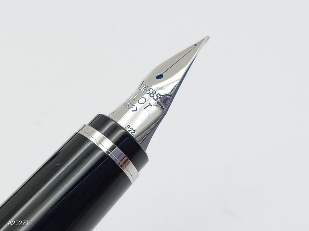 未使用　万年筆　PILOT パイロット　 SF 細字 14Kペン先