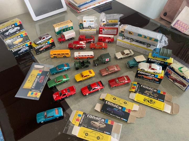 【お値引き検討します】トミカ ミニカー黒箱日本製。