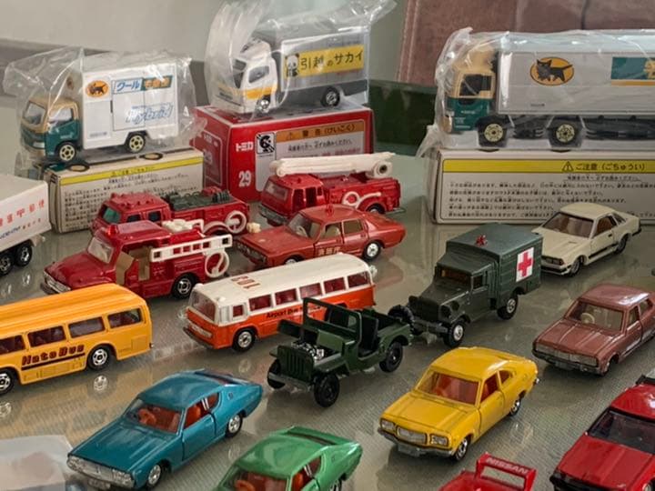 【お値引き検討します】トミカ ミニカー黒箱日本製。