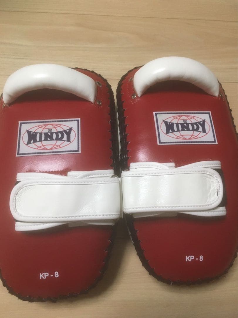 WINDY KP-8 パンチミット 赤/白　プロ仕様　ミット キックボクシング