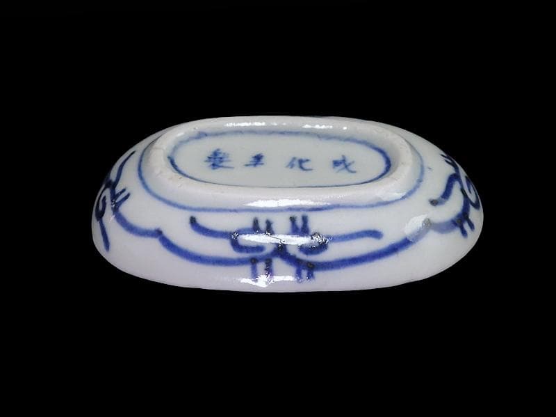 古伊万里　染付　蛸唐草の図　楕円豆皿　珍品　E498AS-CTw