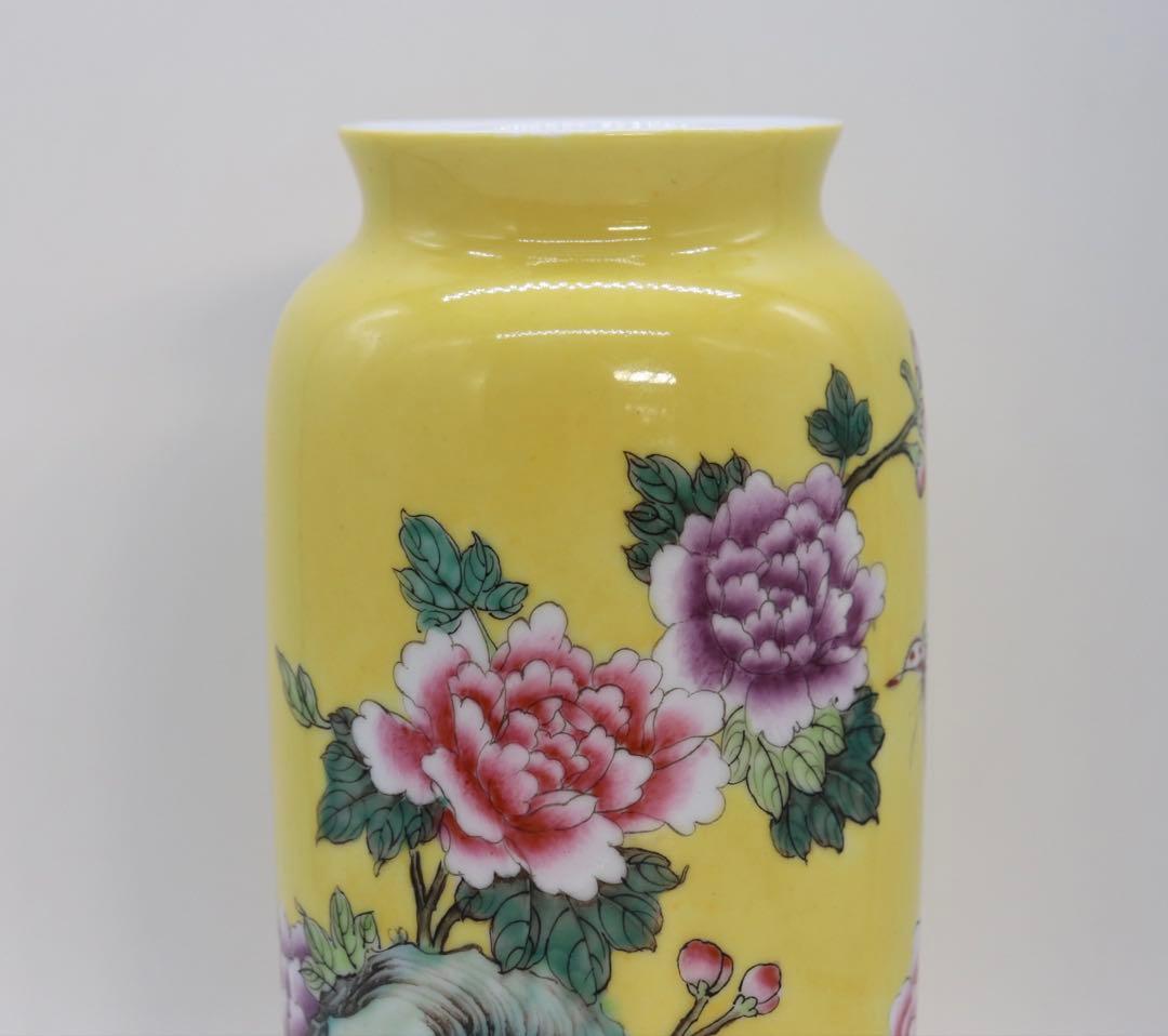 中国　粉彩牡丹胡蝶紋瓶　慎徳堂製　送料込み251030