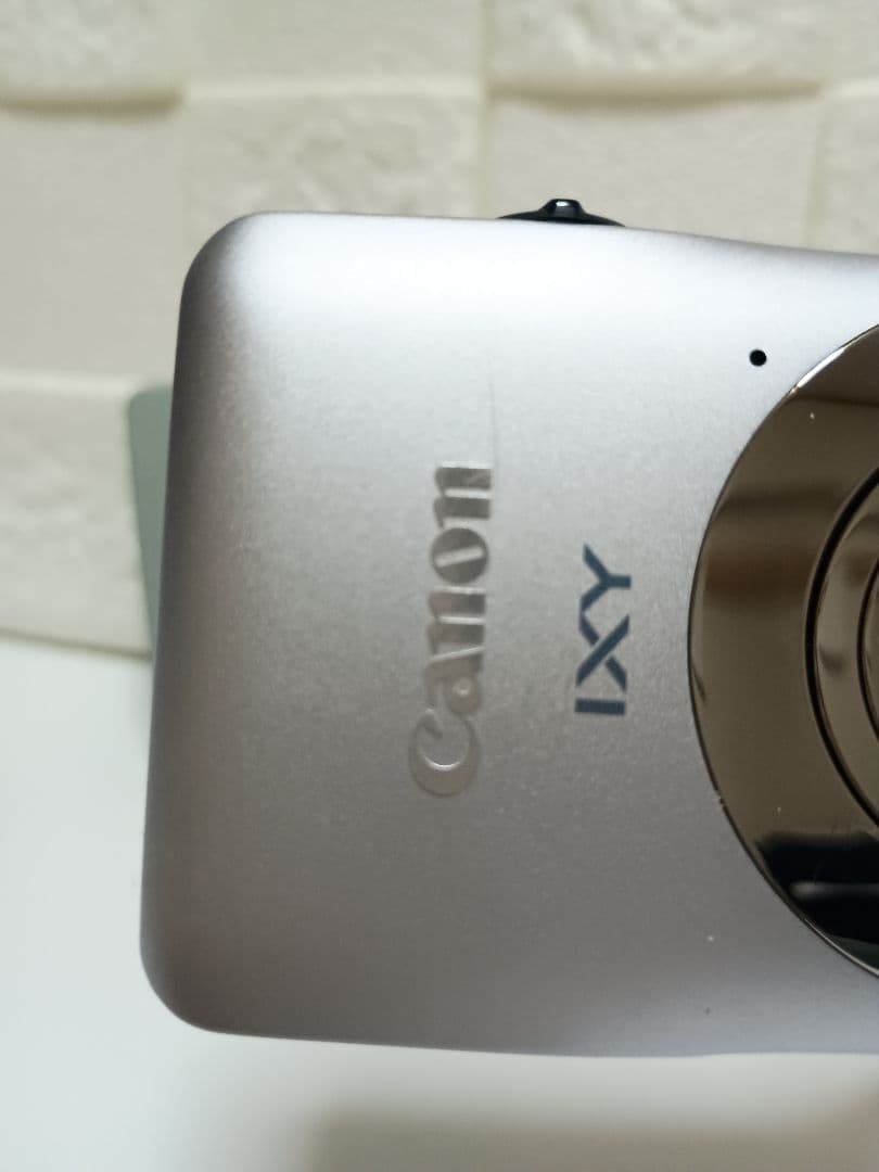 Canon キャノン　IXY200F コンパクトデジタルカメラ　PC1469