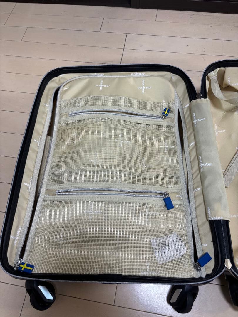 ホワイトキャリーケース 4輪