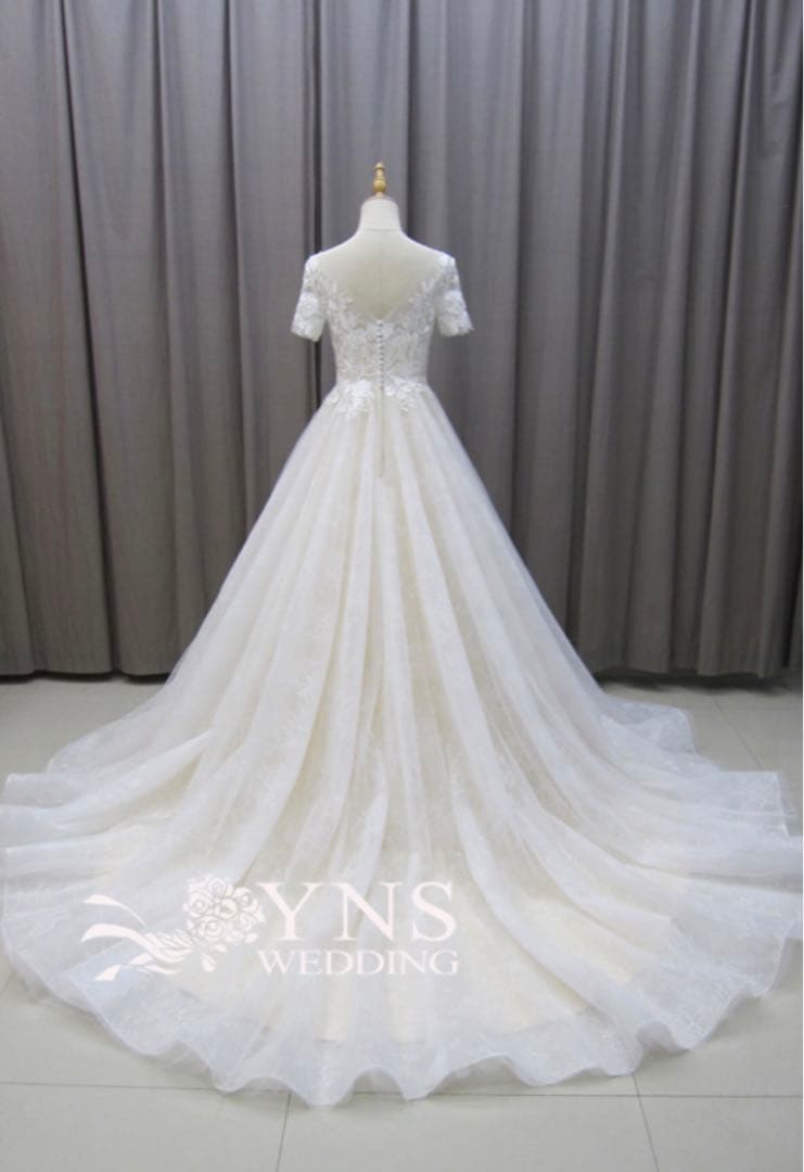 アイボリー レースウェディングドレス