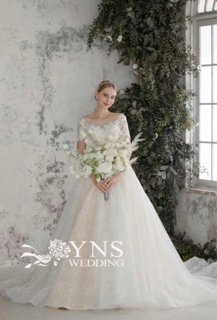 アイボリー レースウェディングドレス