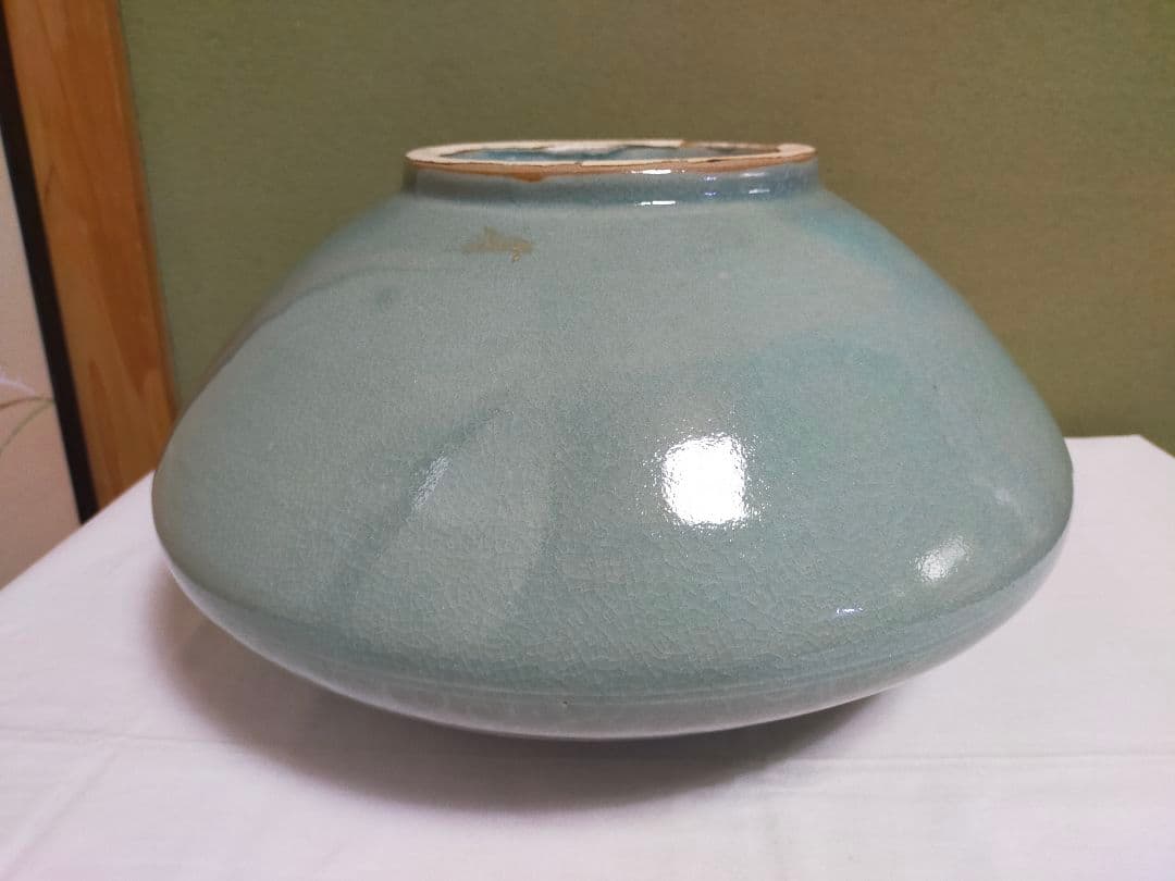 韓国 青磁唐草菊花珠盤形瓶 保証書付き