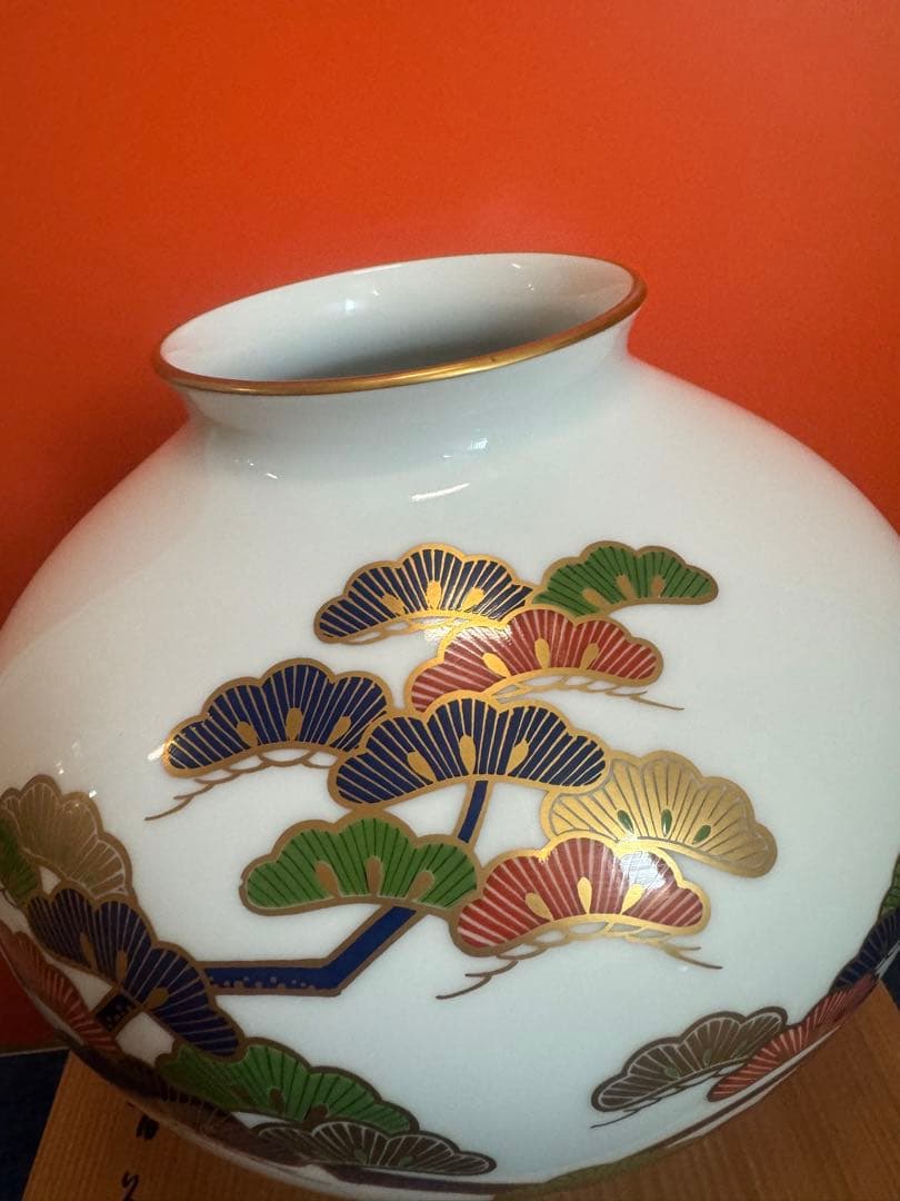 1801 香蘭社　金彩松絵　花瓶　未使用
