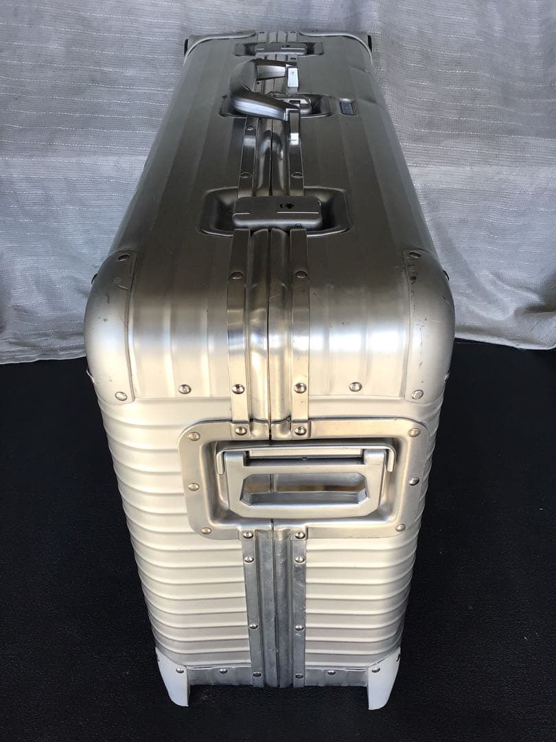 希少　リモワ　トパーズ　ビンテージサイドハンドル4輪の商品です。