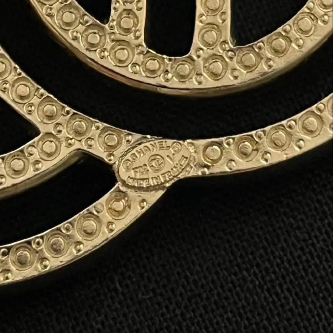 シャネル　ストンブローチ