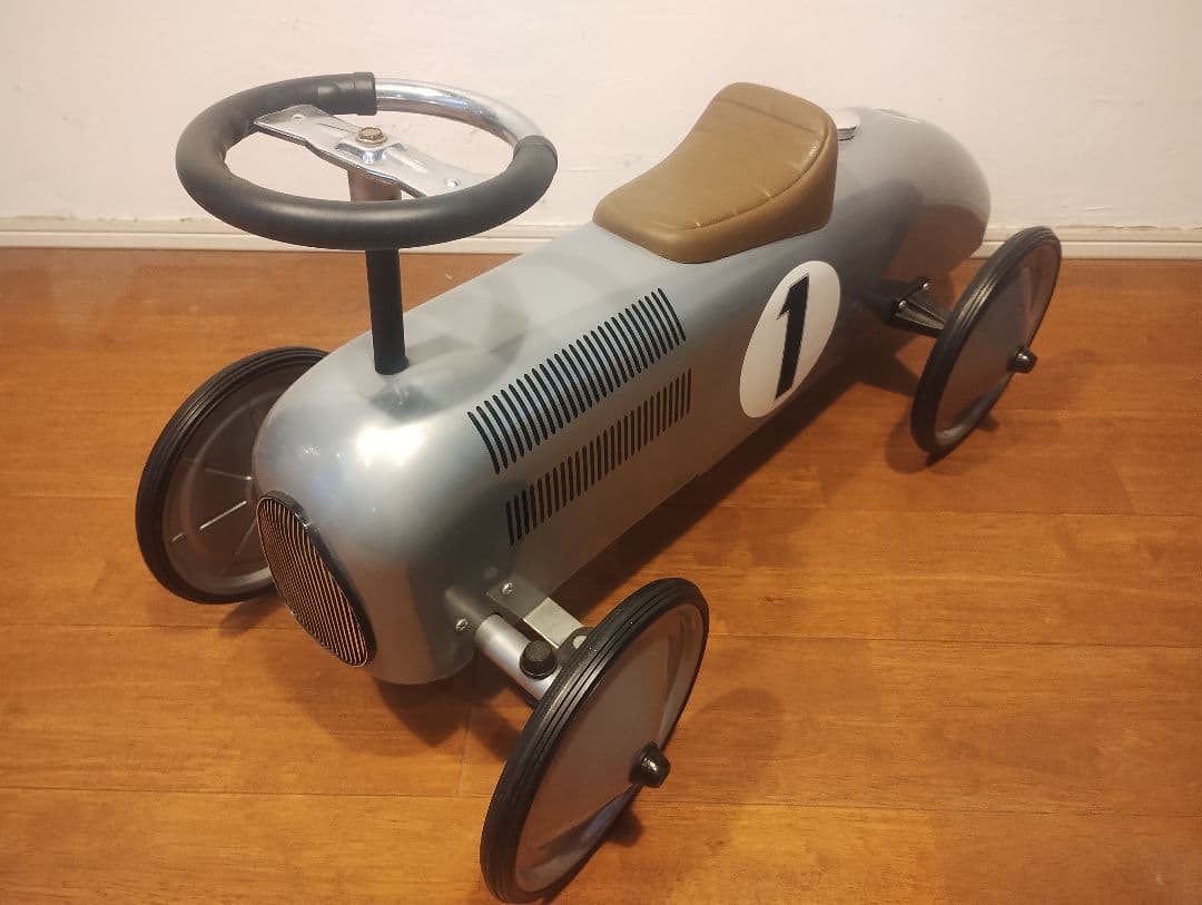 ARTABURG ／アルタバーグ／キッズカー／足蹴り／vilac／ペダルカー