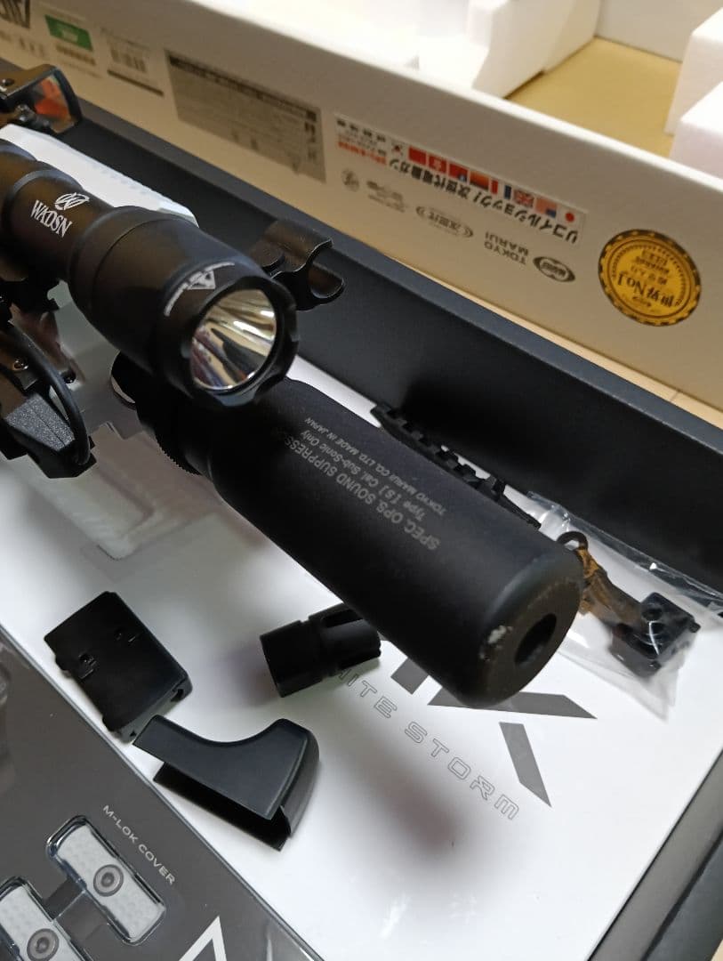 東京マルイ 次世代電動ガン AKホワイトストーム　マイクロプロサイト、ライト他