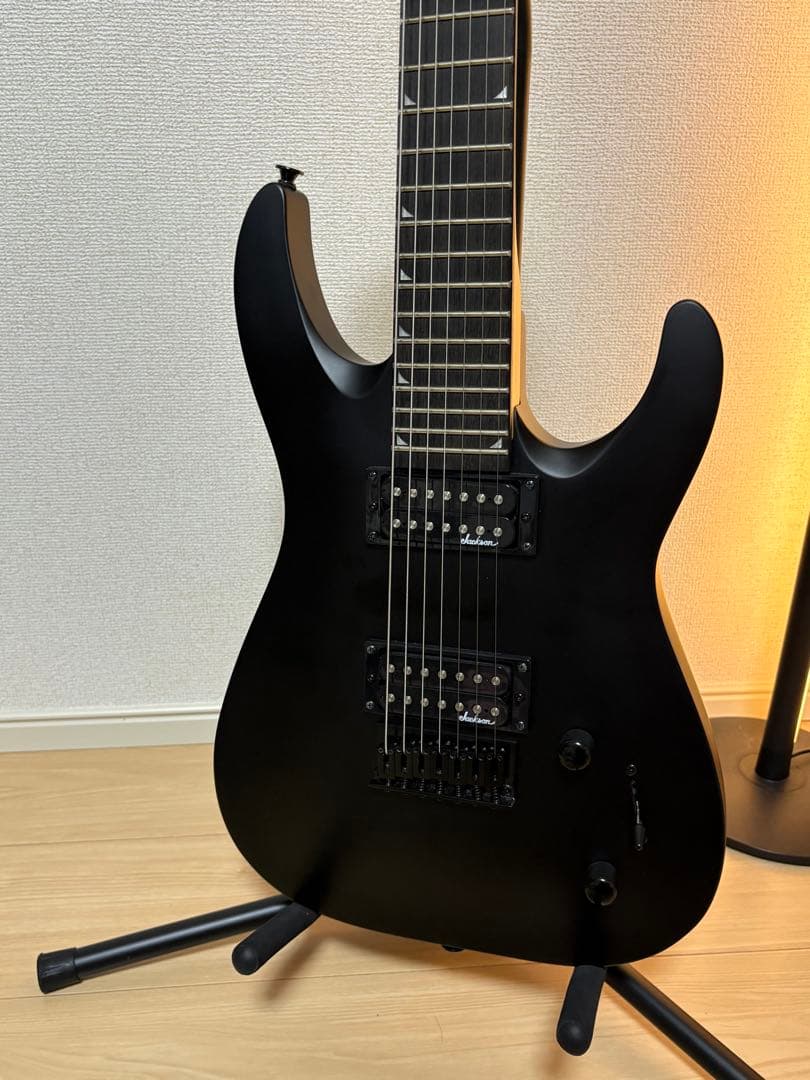 Jackson 7弦 エレキギター JS22-7 ブラック、スタンド付き
