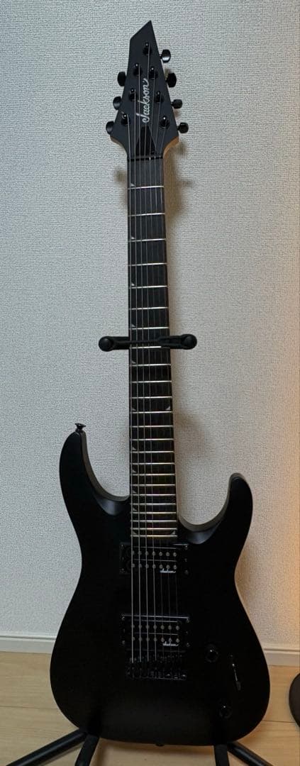 Jackson 7弦 エレキギター JS22-7 ブラック、スタンド付き