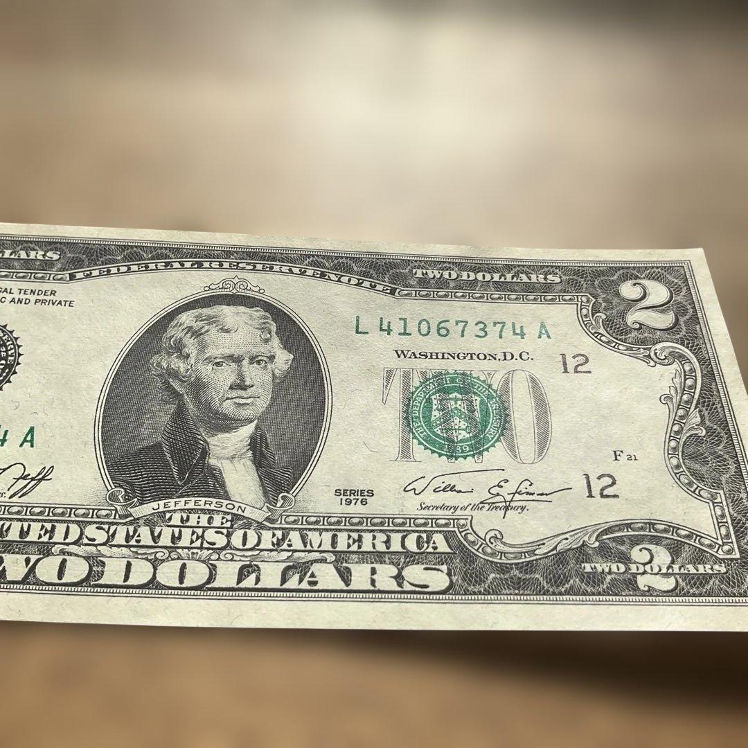 アメリカの2ドル紙幣、新品