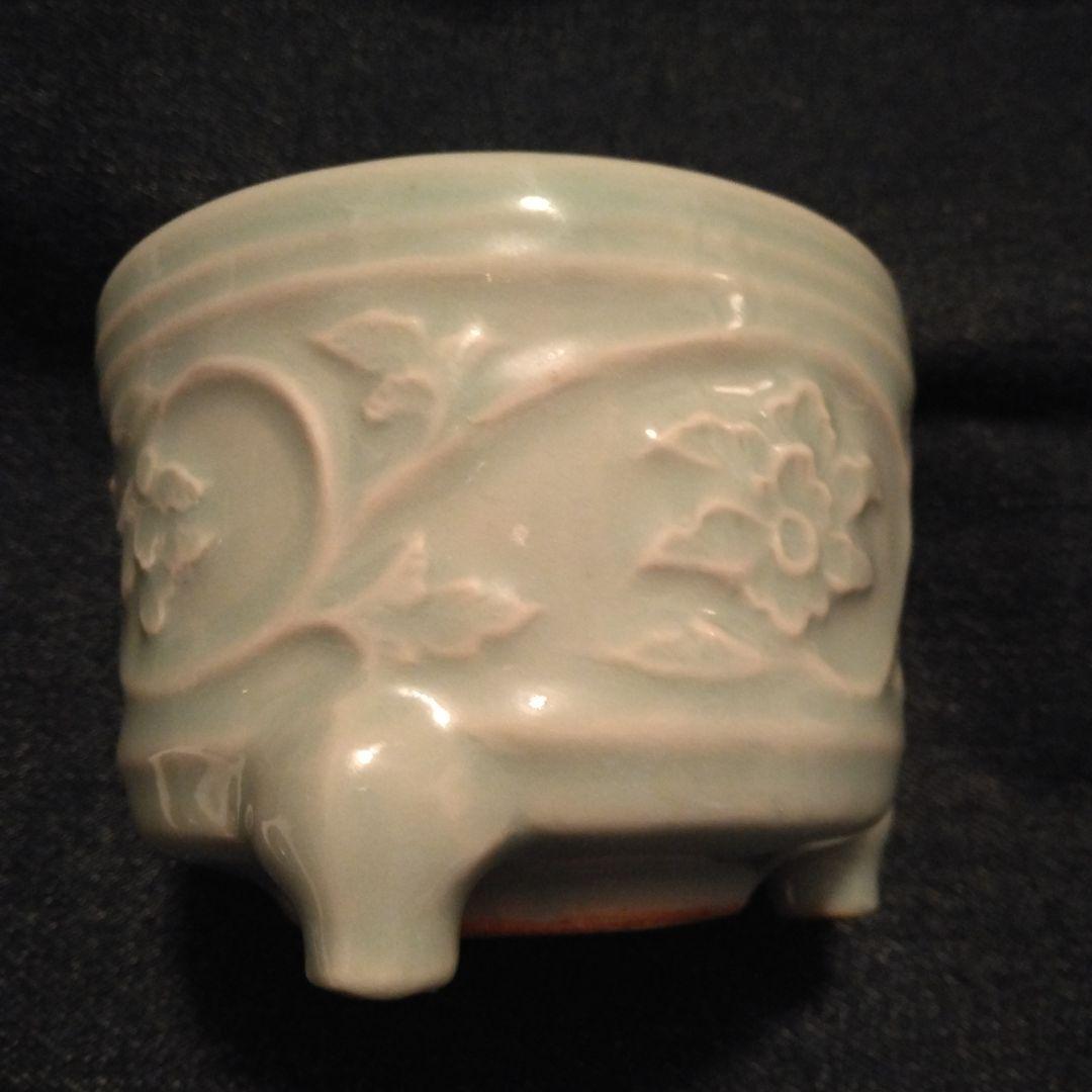 青磁焼　銀蓋　花模様の陶器香炉　骨董　お香