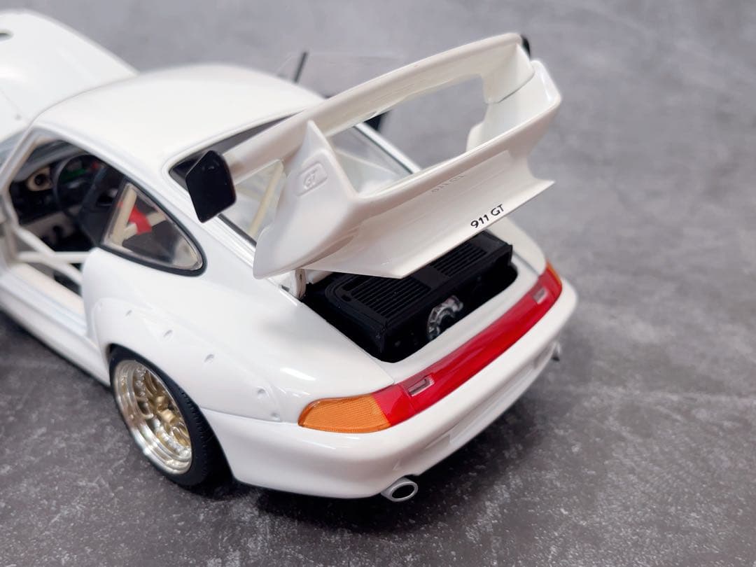 1/18 UT ポルシェ 911 (993) GT2 Evo Porsche