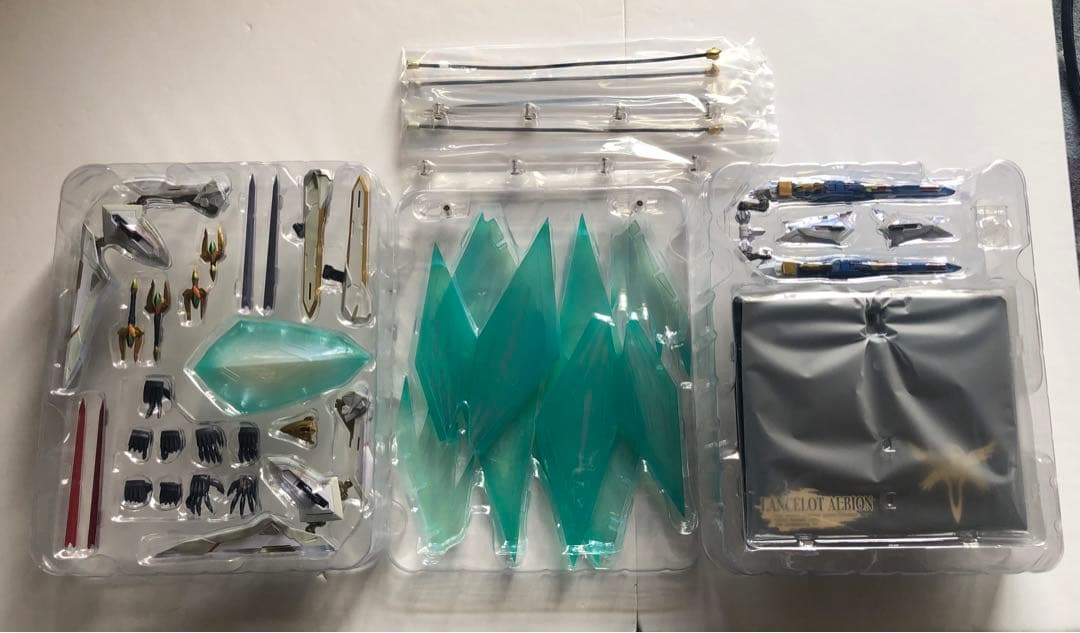 L BUILD メタルビルド紅蓮聖天八極式 & ランスロット・アルビオン