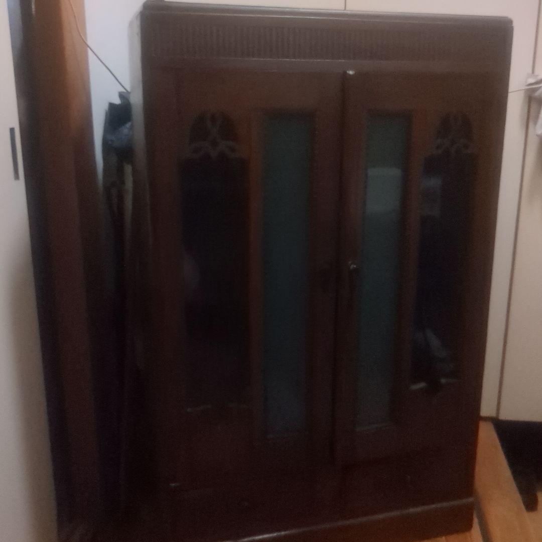 木製キャビネット ガラス扉付き