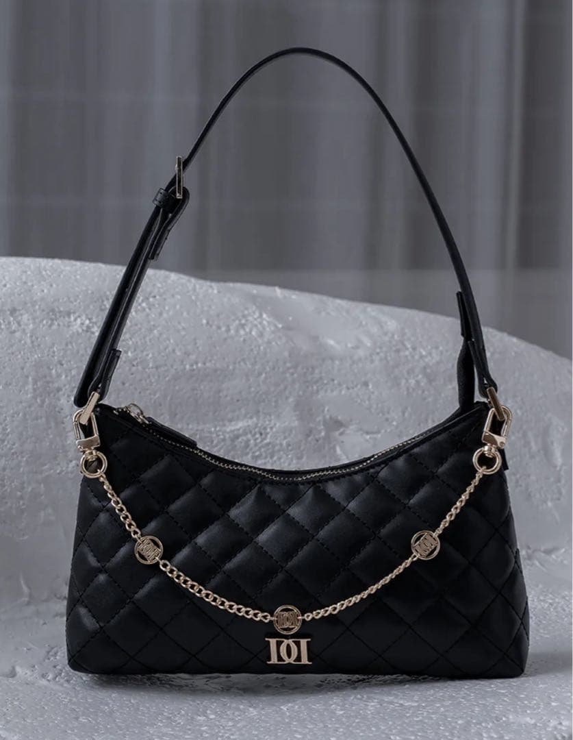 ダーリッチキルティングチェーンハンドミニバッグブラック