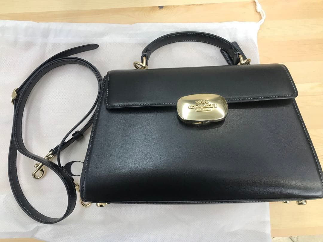 特売　【新品未使用】Coach 黒 レザー ハンドバッグ