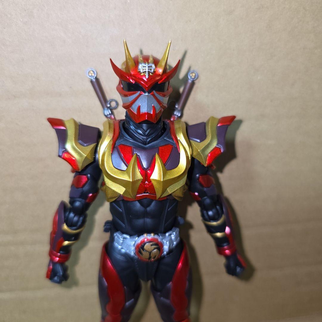 S.H.Figuarts　真骨彫製法　仮面ライダー装甲響鬼　アームド　フィギュア