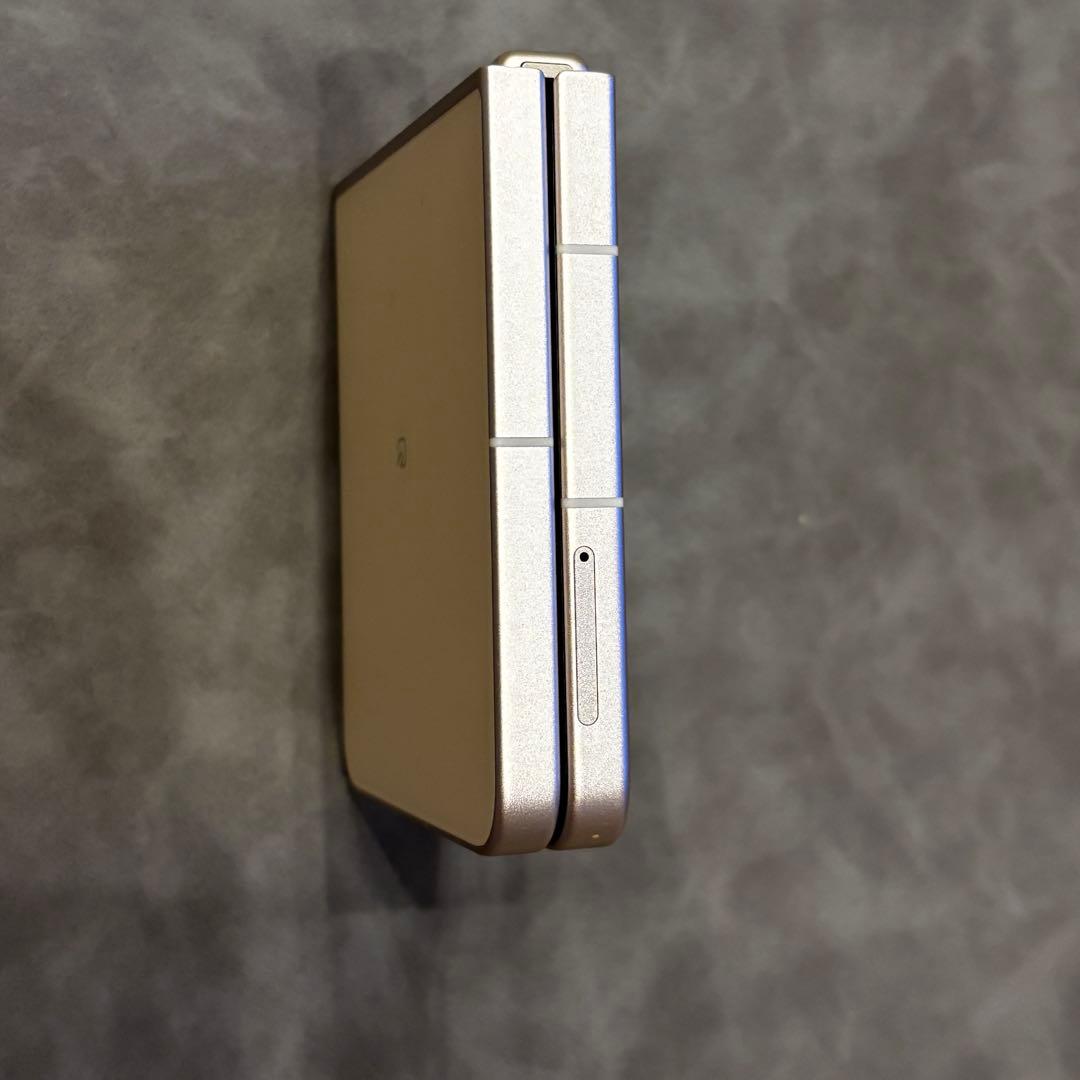 Libero Flip ゴールド　128GB SIMフリー【初期化済み】