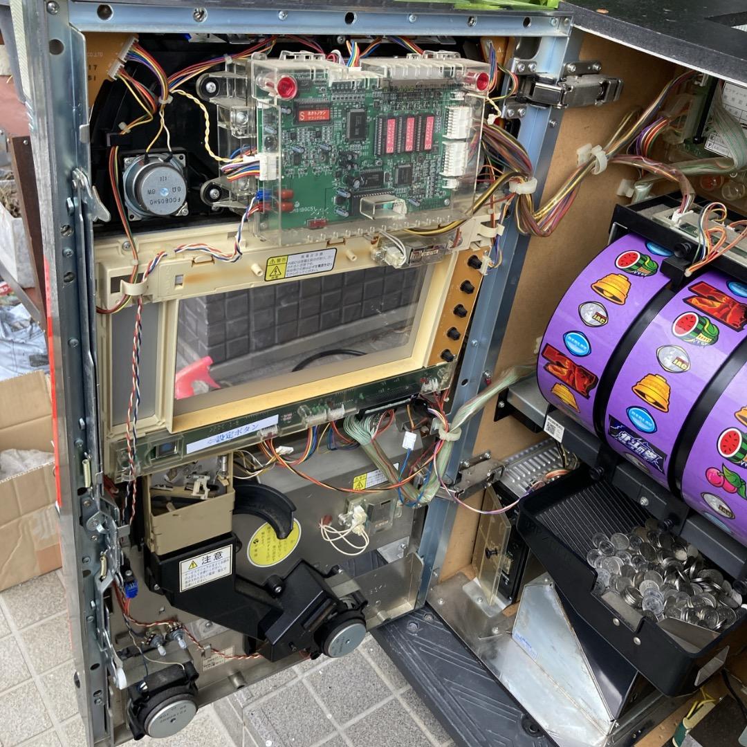 【お値下げOK】 サミー 北斗の拳 4号機 初代 ユリア 鍵あり 不要機