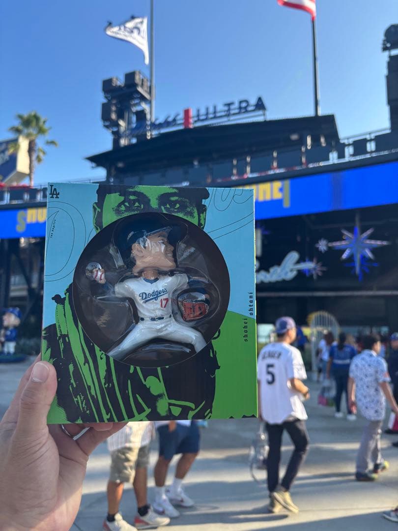 美品2025年9月10日配布限定品 大谷翔平フィギュア ロサンゼルス・ドジャース