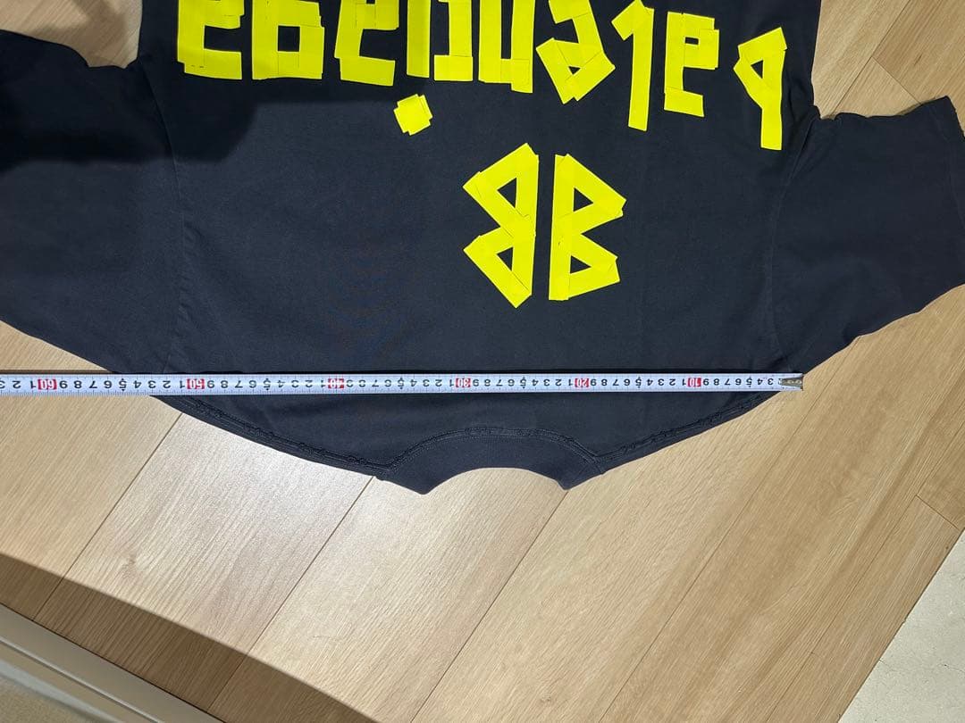 期間限定　BALENCIAGA ブラック Tシャツ　テープタイプロゴ