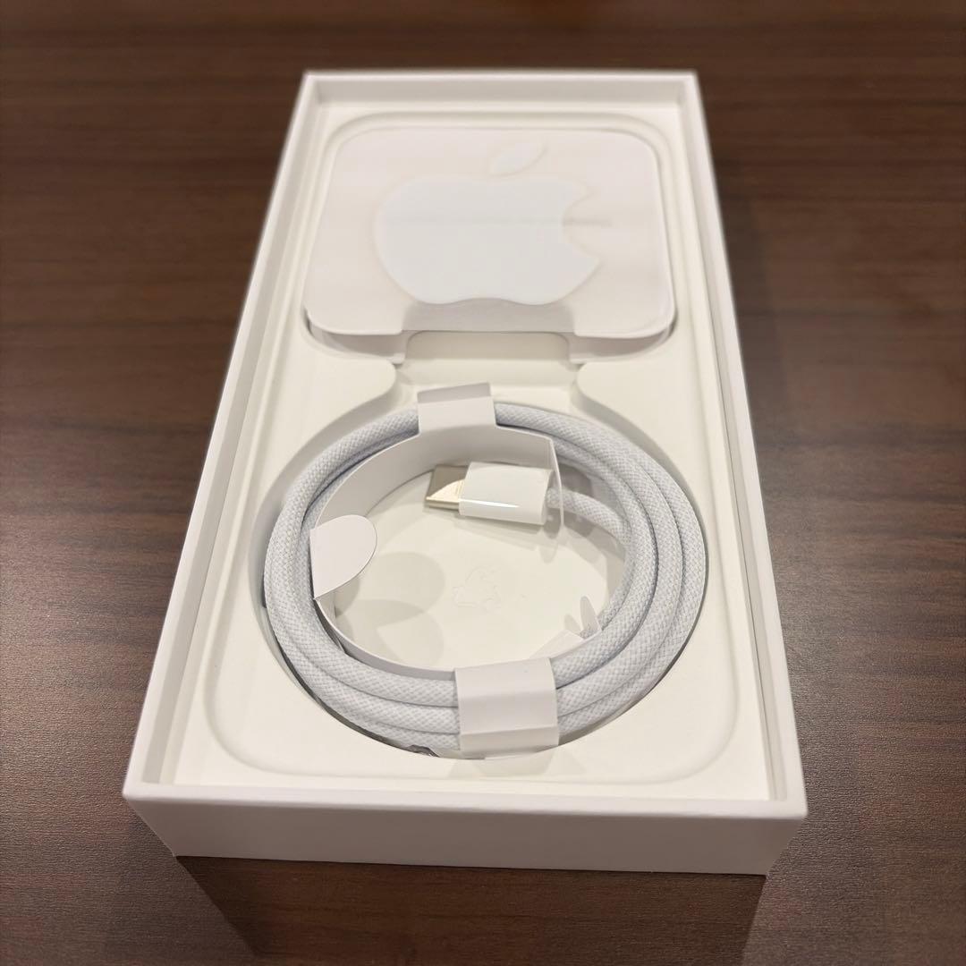 美品　iPhone15 グリーン　128GB