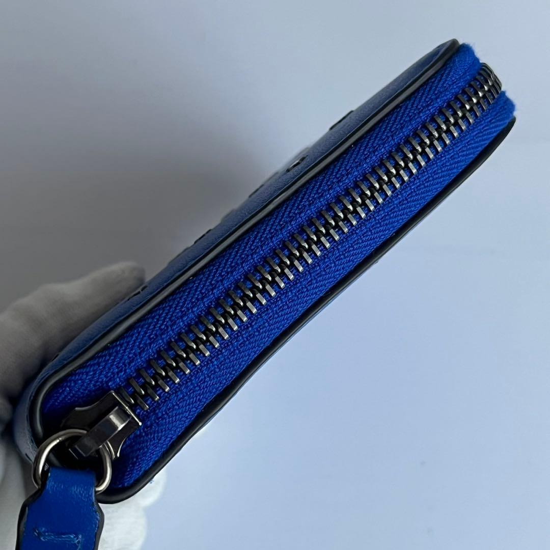 YoU-K ✨　JIMMY CHOO 　ラウンドジップ　財布　青　スタッズ