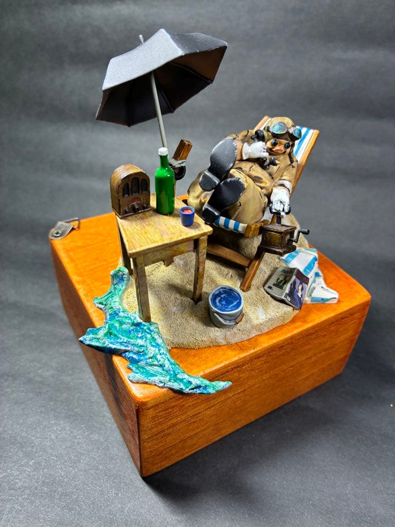 ファインモールド紅の豚(アジトのポルコ)台座付き塗装済み完成品