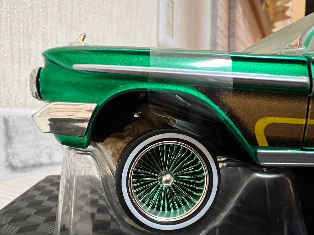 【廃番】LOWBEACH 1961CHEVROLET impala conv