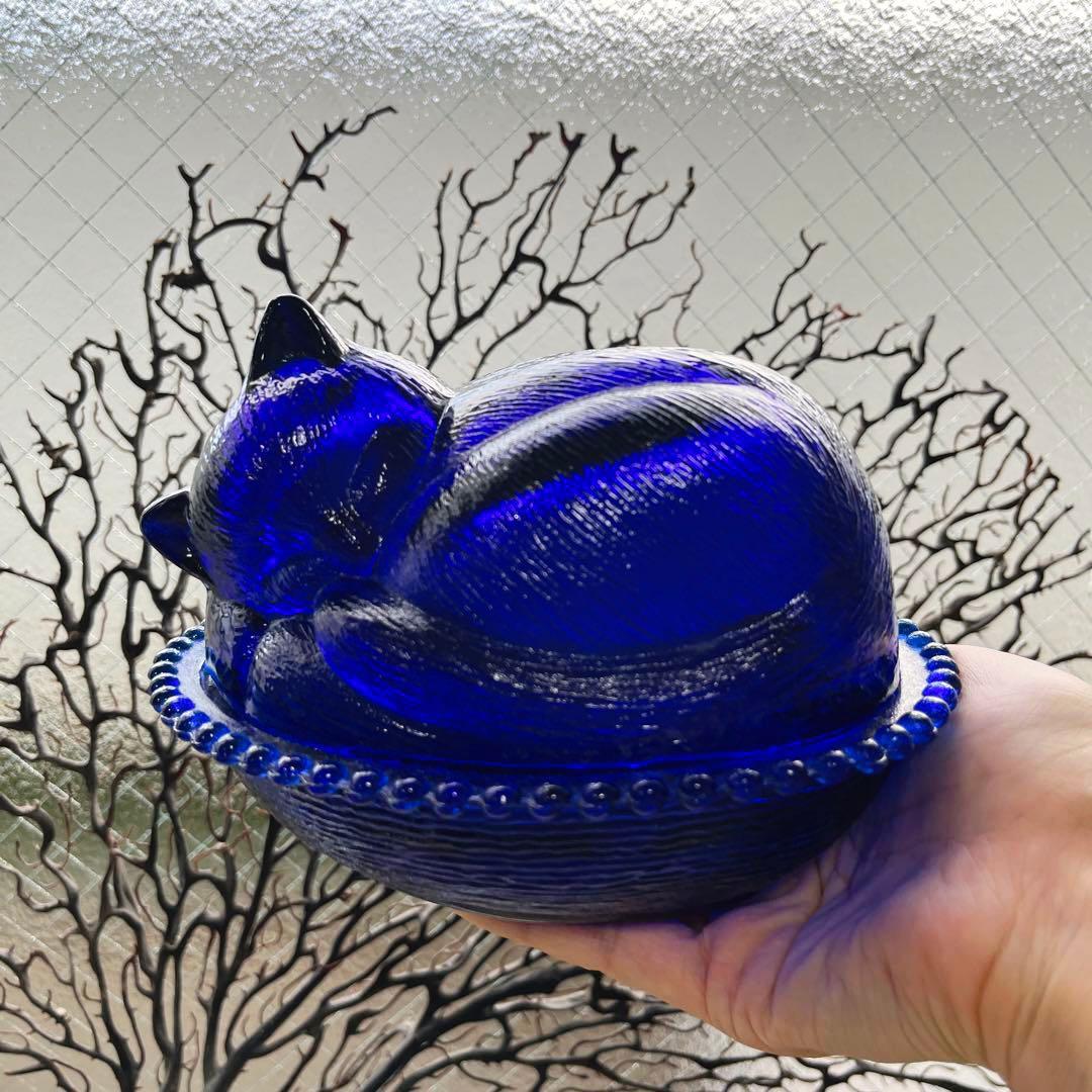 骨董　時代ガラス　希少　瑠璃色ガラス　眠り猫モチーフ　蓋物　菓子瓶　キャニスター