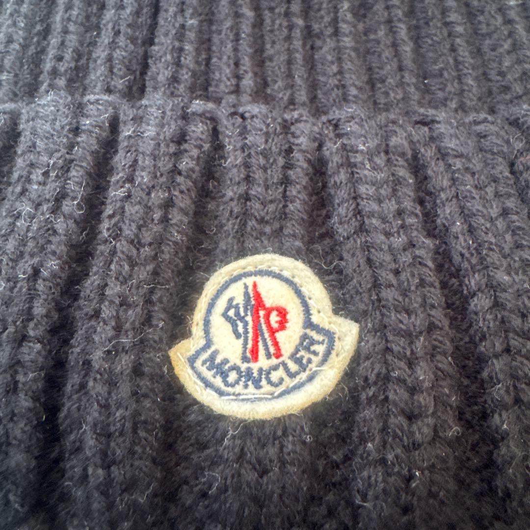 MONCLER ブラック ニット帽 ファー付き