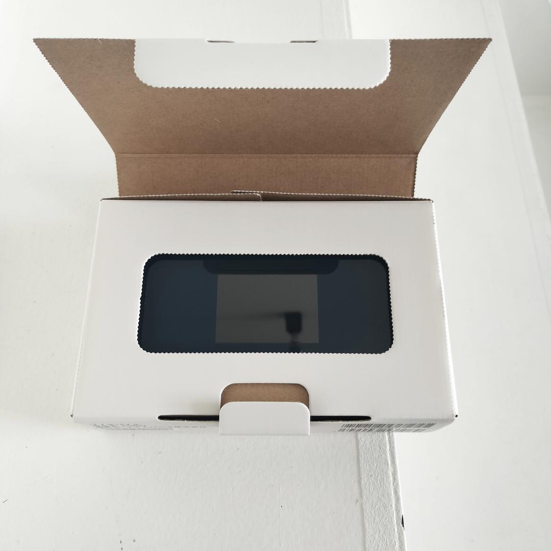 ymobile5G接続対応のPocket WiFi A102ZT、ネイビー