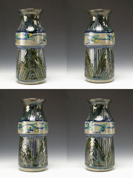 壺屋焼　三代仁王 小橋川つる子 作　呉須赤絵立型花瓶