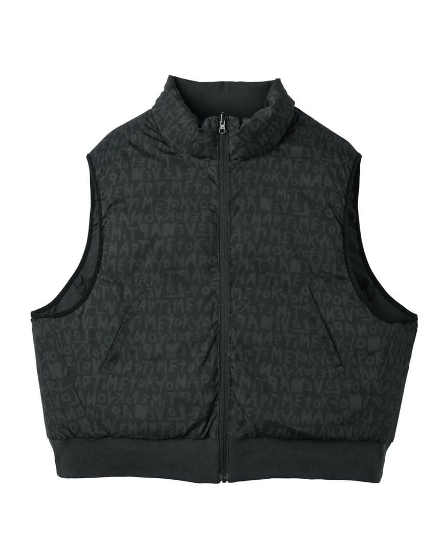 中綿リバーシブルベスト ブラック 総柄 Nissy ナップタイム naptime