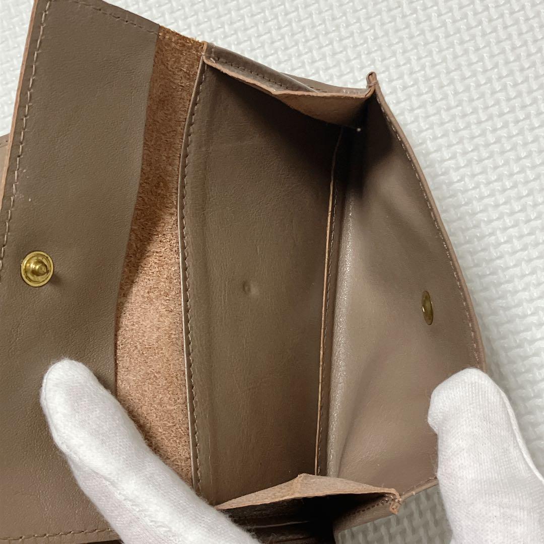 極美品　IL BISONTE イルビゾンテ　レザー二つ折り財布　グレージュ
