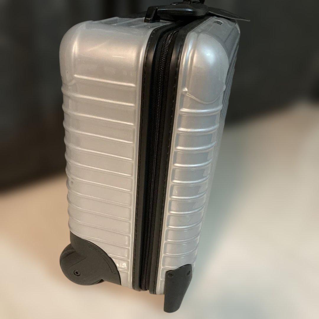 シュウ　リモワ　スーツケース Salsa 23L