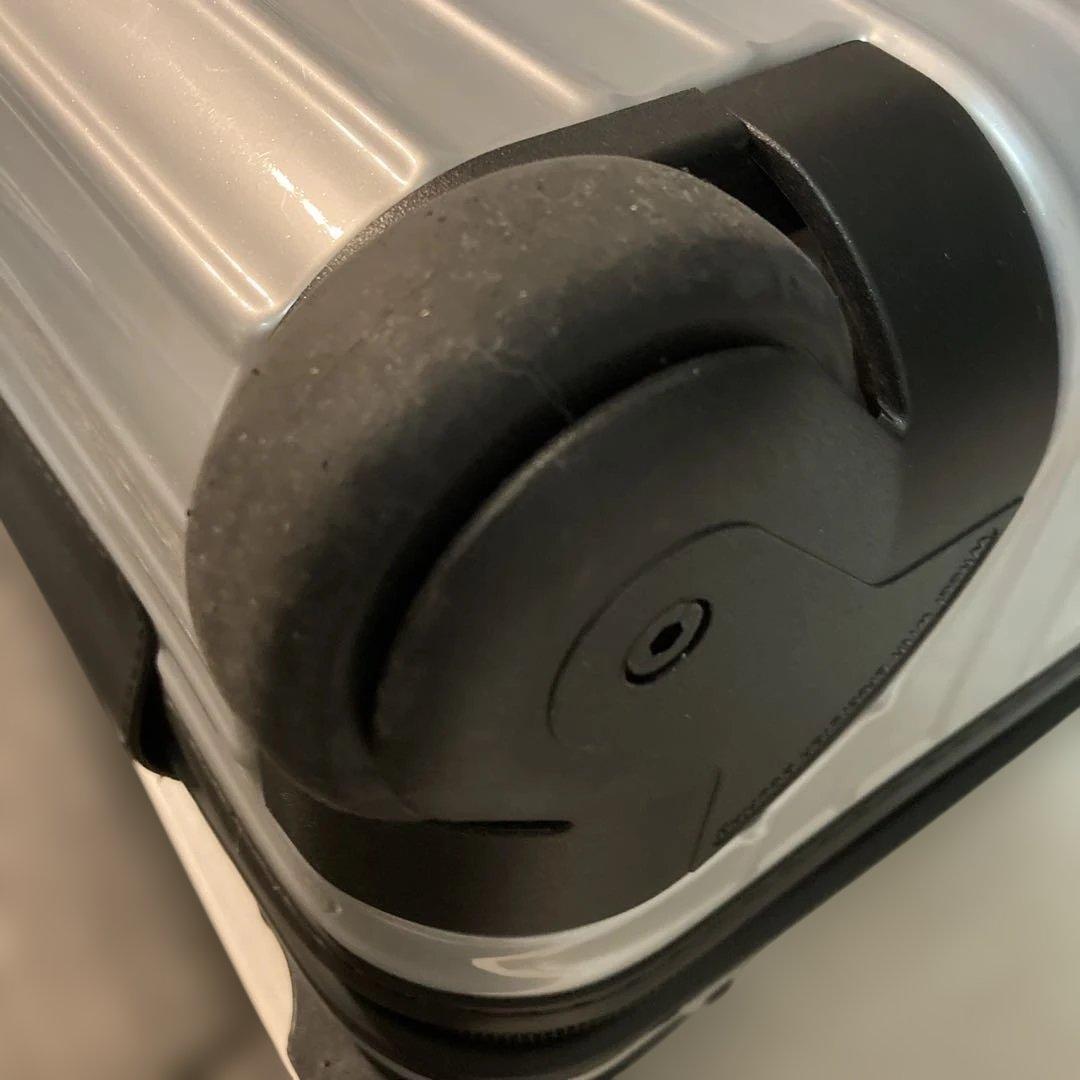 シュウ　リモワ　スーツケース Salsa 23L