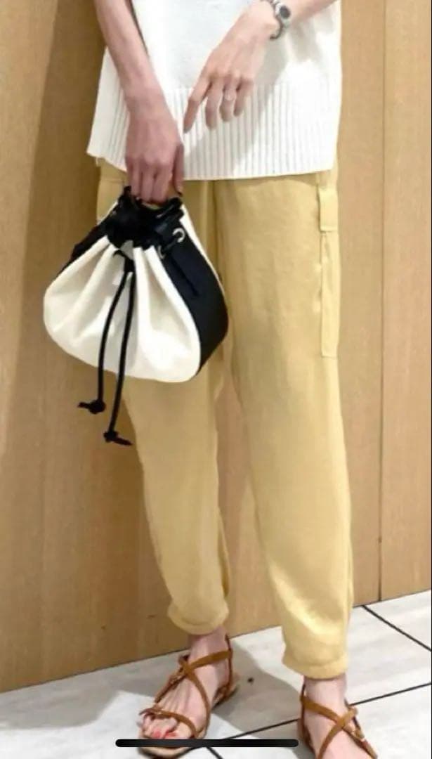 新品タグ付 【Theory セオリー】ジョガーパンツ 光沢 カーゴ 裾ゴム M