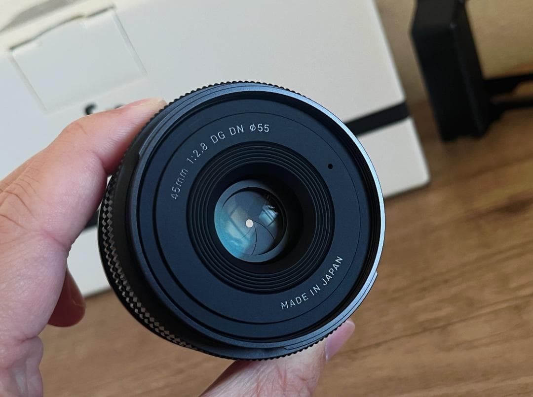 【D-tap給電】SIGMA fp + 45mm F2.8 レンズキット