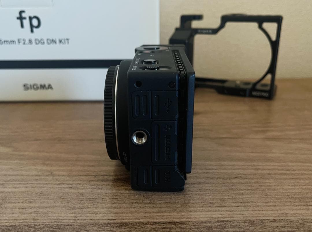 【D-tap給電】SIGMA fp + 45mm F2.8 レンズキット
