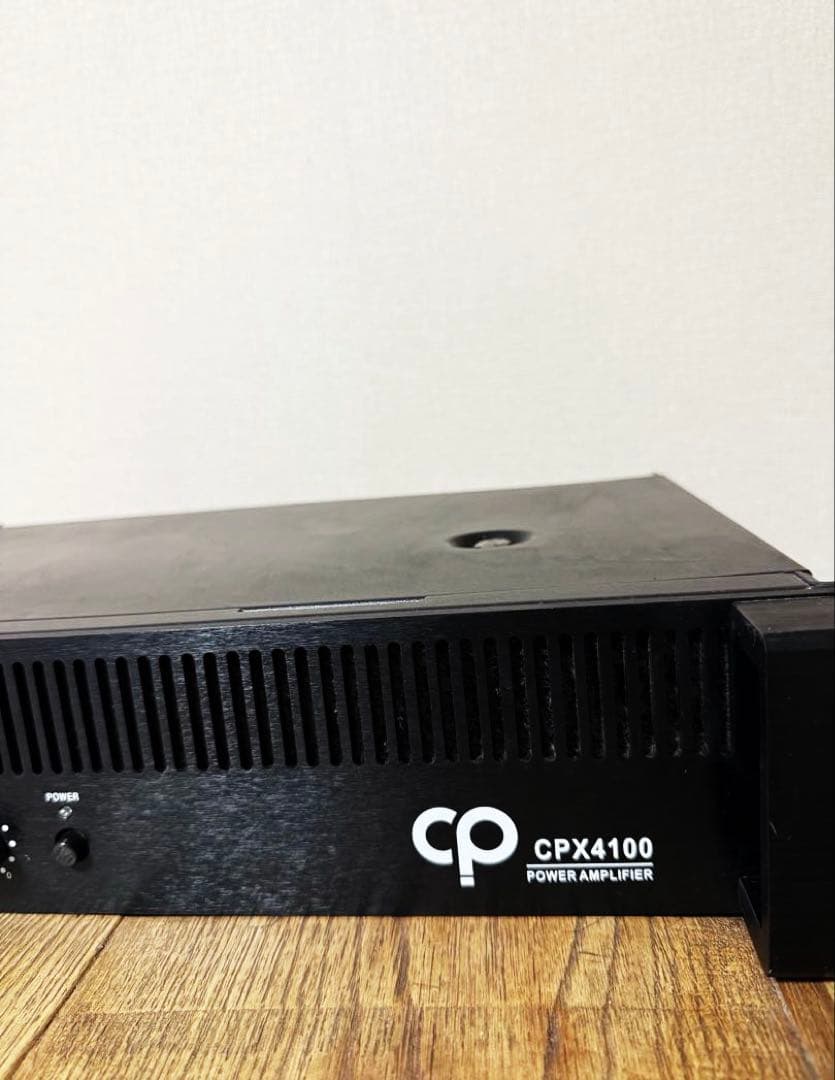CLASSIC PRO CPX4100 4チャンネルパワーアンプ