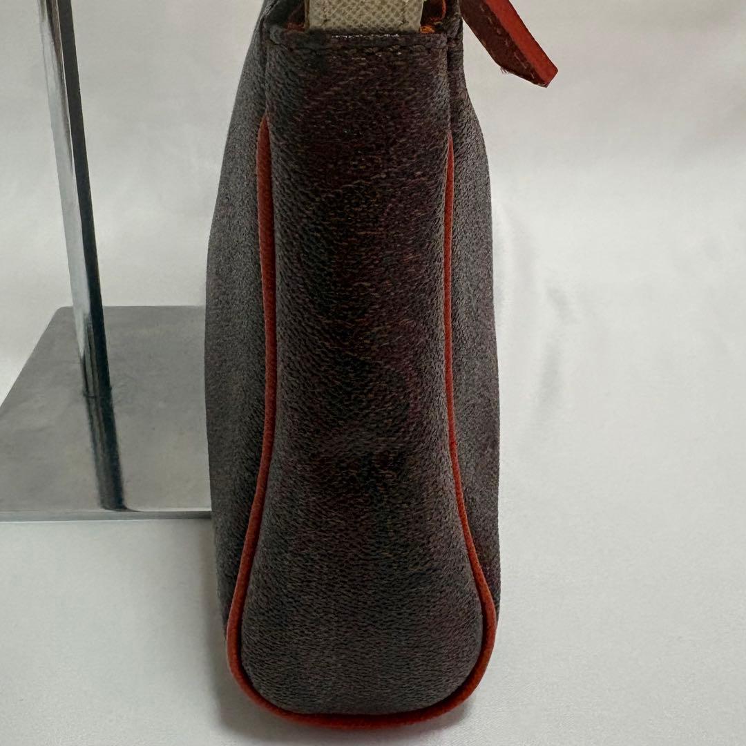 美品 エトロ ショルダーバッグ アクセサリーポーチ　ペイズリー柄 PVC レザー