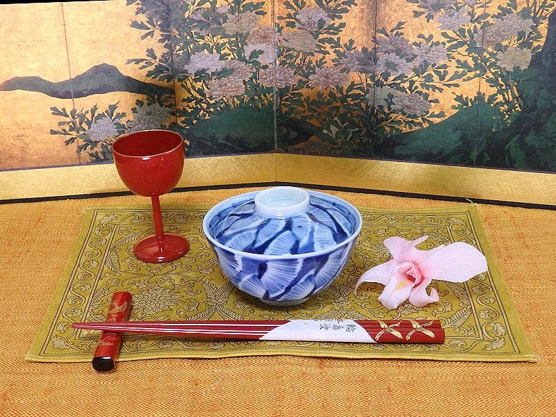 古伊万里　染付　花びら文様の図　小振蓋茶碗　２客　E877AS-fbss