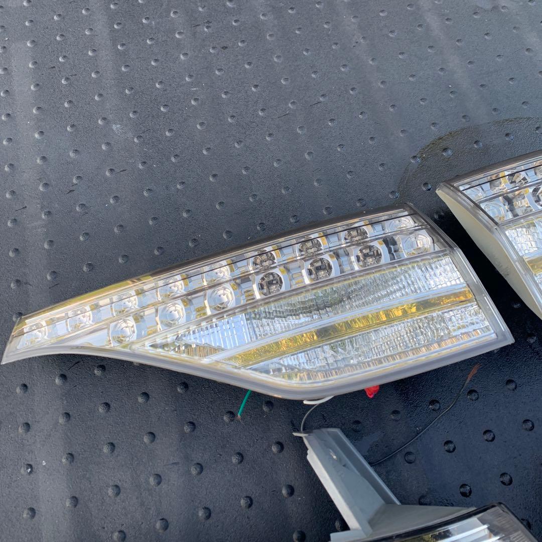 トヨタ　エスティマ　ハイブリッド　AHR20 純正リアテールランプ　中古品